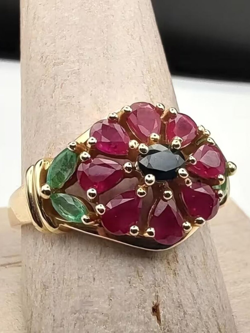 14K GOLDPLATE RED RUBY AND EMERALD GREEN CZ ELEGANT SIZE 7 RING N - Picture 2 of 3